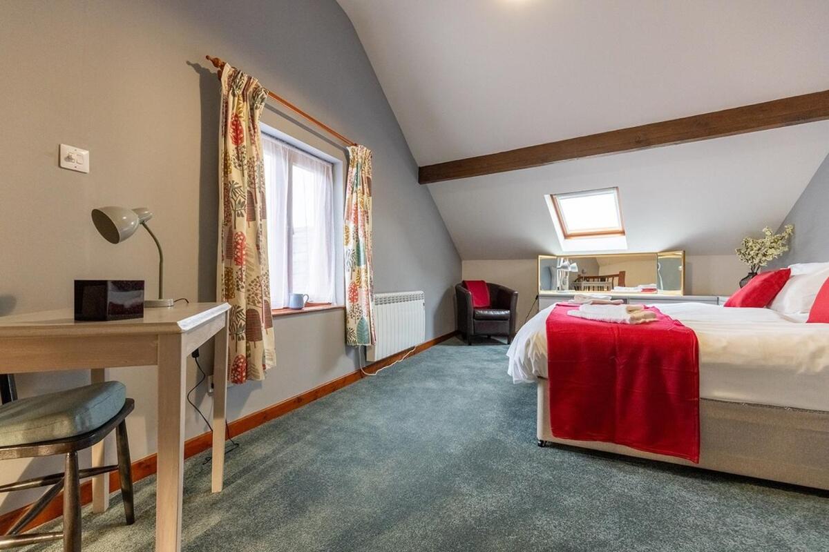 Katherines Court - Spacious Apartment With Rolling Hill Views Kendal Eksteriør billede