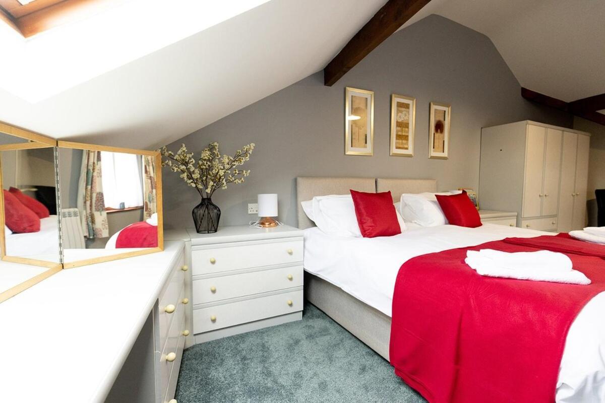Katherines Court - Spacious Apartment With Rolling Hill Views Kendal Eksteriør billede